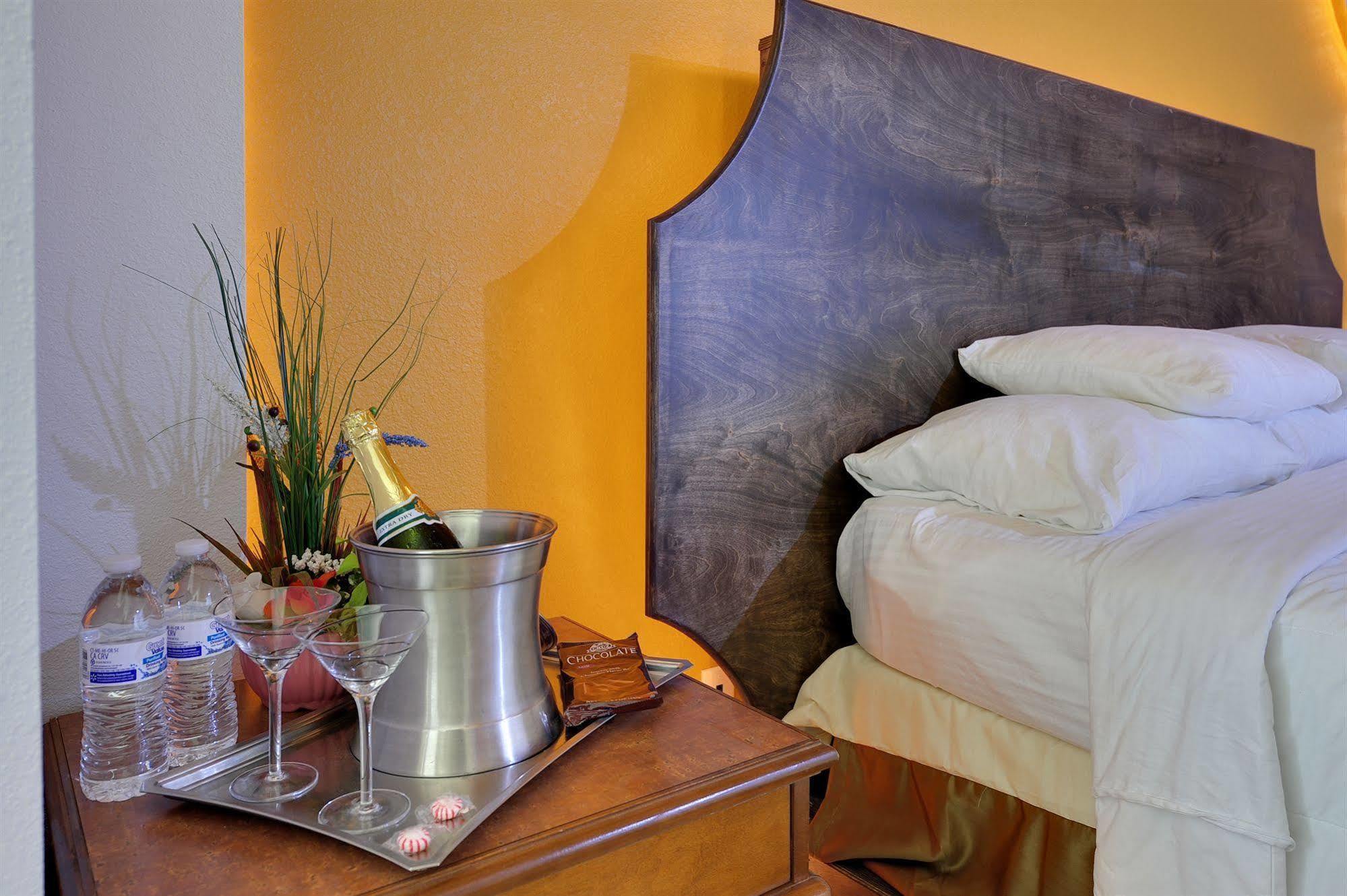 Romantic Inn & Suites Ντάλλας Εξωτερικό φωτογραφία