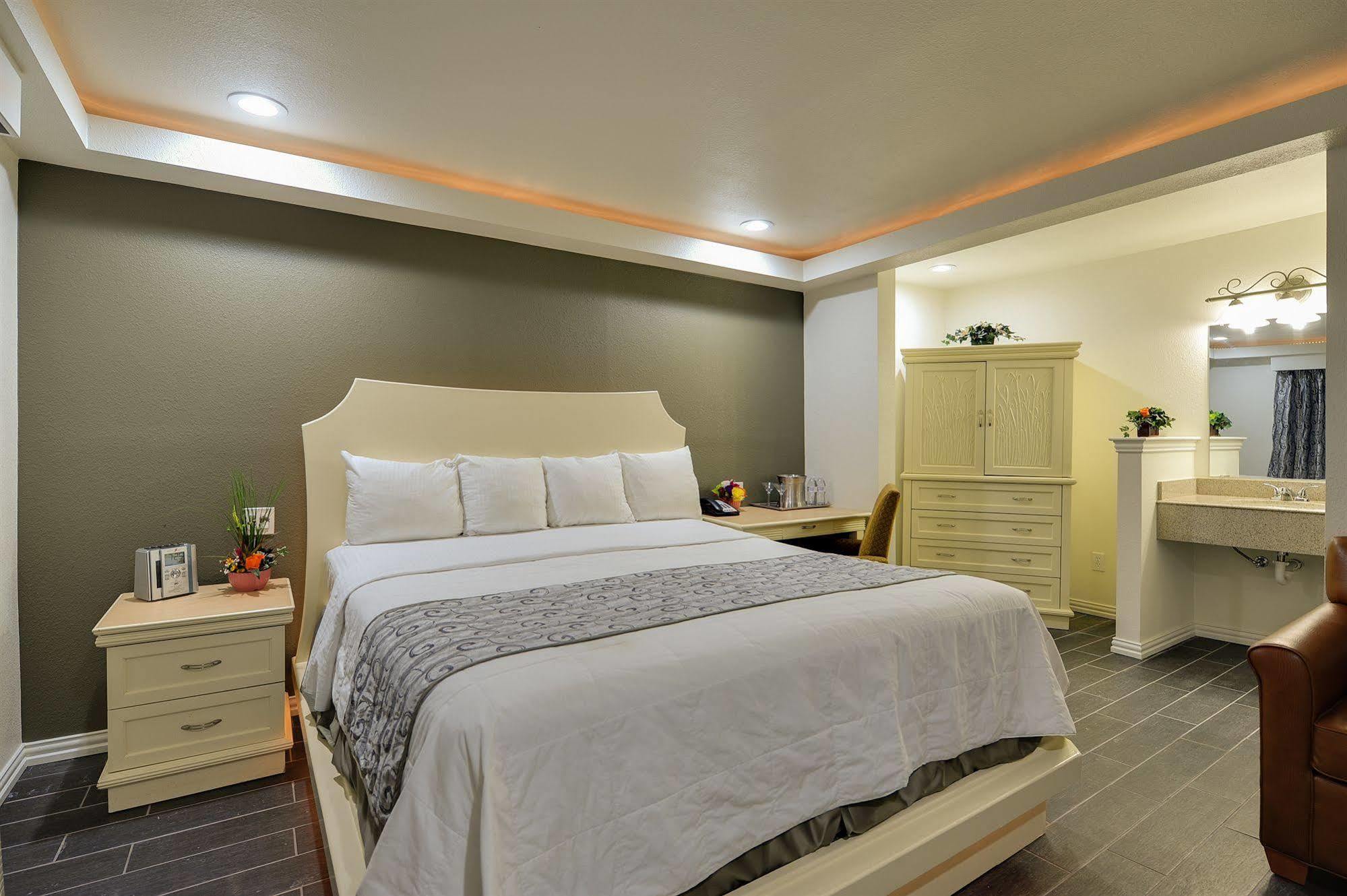 Romantic Inn & Suites Ντάλλας Εξωτερικό φωτογραφία