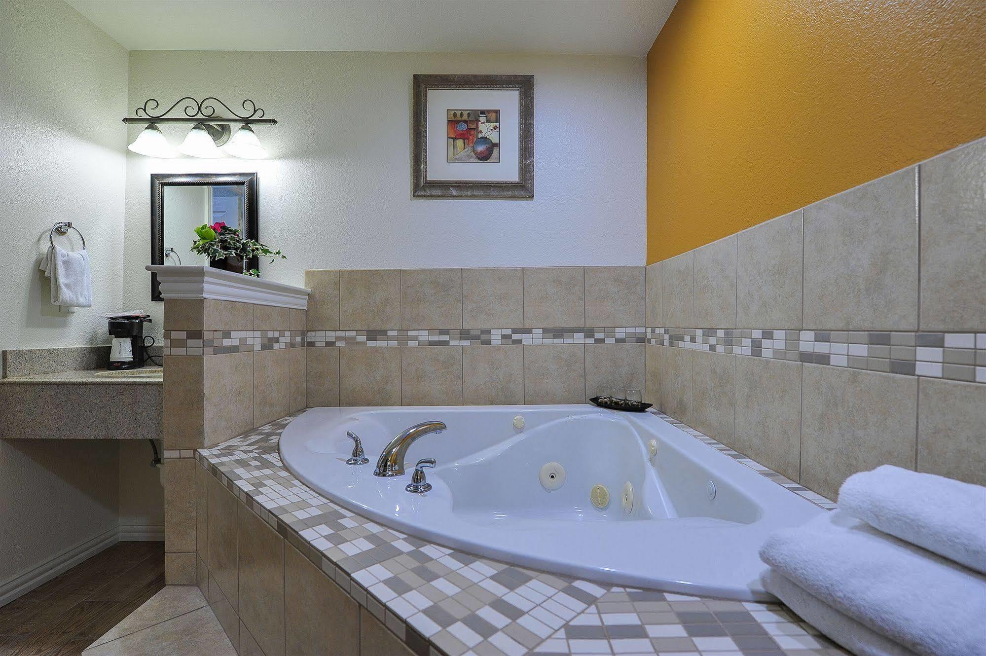 Romantic Inn & Suites Ντάλλας Εξωτερικό φωτογραφία