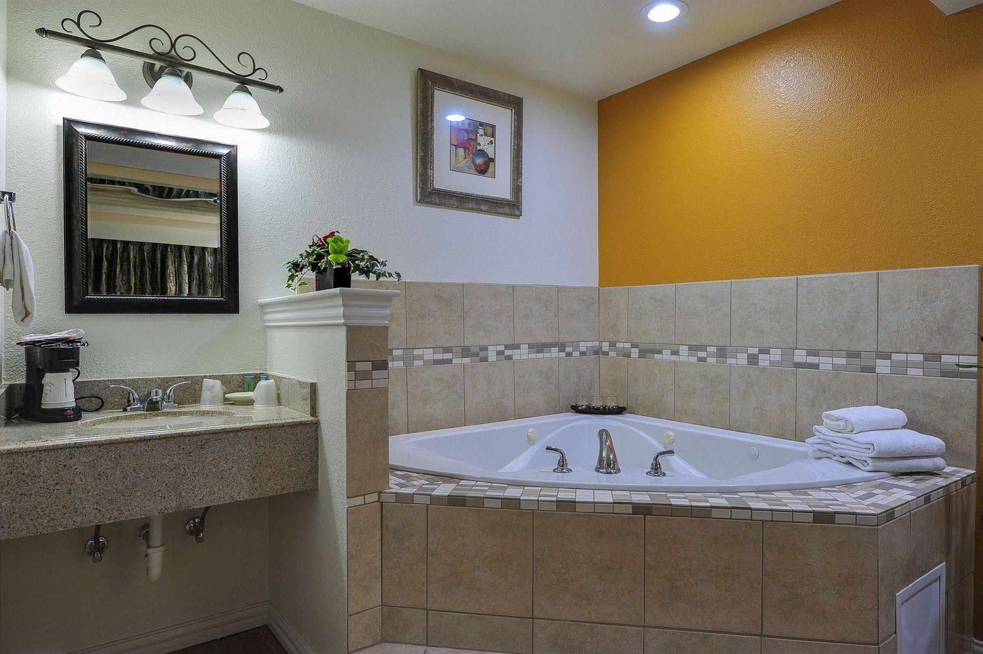 Romantic Inn & Suites Ντάλλας Εξωτερικό φωτογραφία